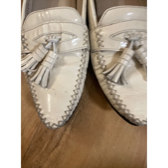 Stuart Weitzman Pointed Toe Tassel Loafer Flats White Womens 9M Patent Leather - Picture 12 of 14